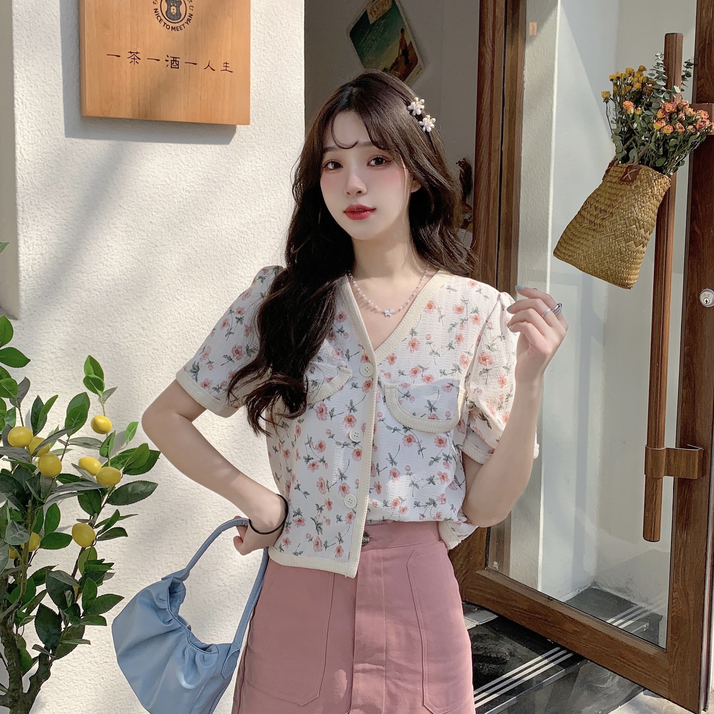 Áo Croptop Tay Ngắn Hoạ Tiết Hoa Đáng Yêu Theo Phong Cách Hàn Quốc | BigBuy360 - bigbuy360.vn