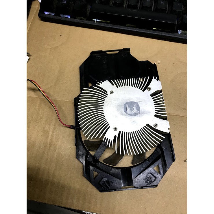 fan quạt tản nhiệt gtx 750ti 1 fan,tản fan giga gtx750ti (lưu ý, chỉ tản và quạt chứ không phải nguyên cái card ạ)