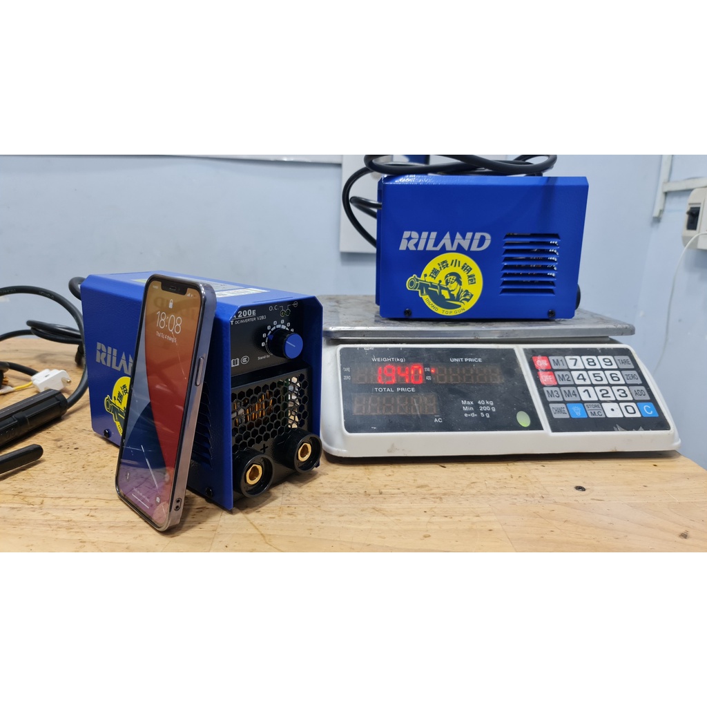 MÁY HÀN QUE ĐIỆN TỬ RILAND MMA 200E