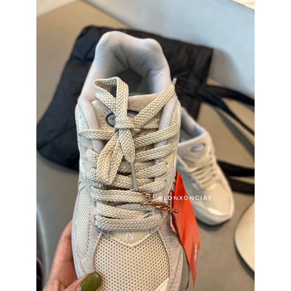 GIÀY THỂ THAO N.B 2002 CREAM/MÀU KEM