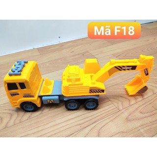 Xe xúc điều khiển, 8 kênh. Sạc pin tiện dụng. Giá bán 250k