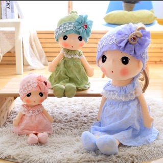 Búp bê bông đáng yêu
