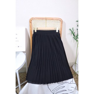 Chân váy đen xếp ly dáng dài