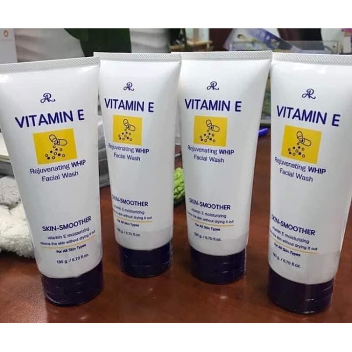 Sữa Rửa Mặt Vitamin E Dưỡng Trắng Da Thái Lan