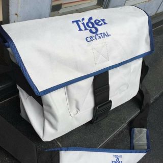 Túi đeo chéo tiger crystal