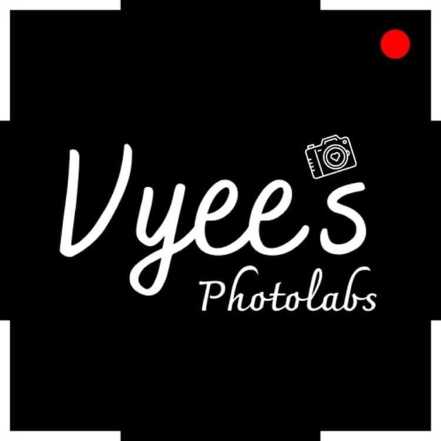 Vyee's Photolabs