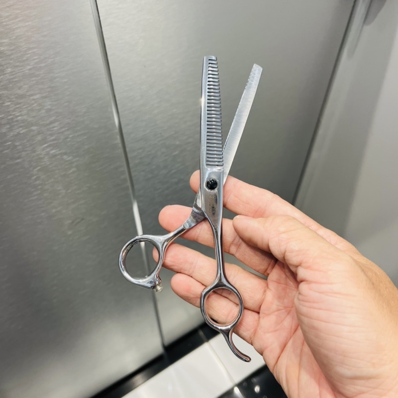 Bộ kéo cắt tóc Toni & Guy nút đen