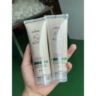 Sữa rửa mặt hạt mơ dưỡng trắng da 120g