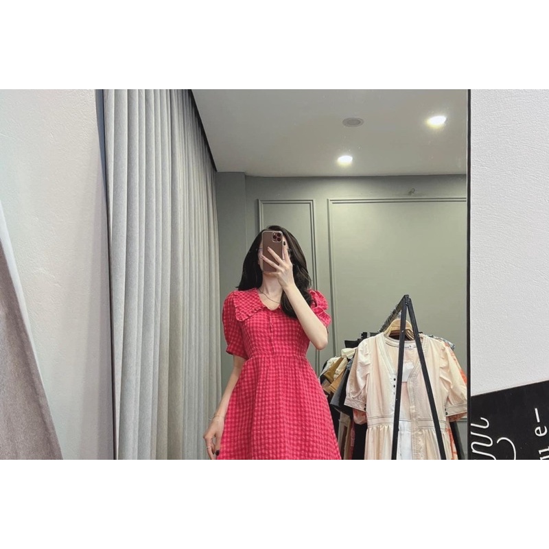 Váy kẻ cổ bèo cúc bọc