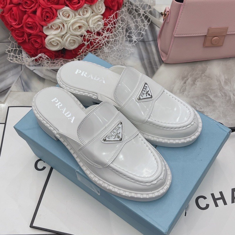 Giày sục P.R.A.D.A nữ độn đế cao 5cm da bóng cực xịn