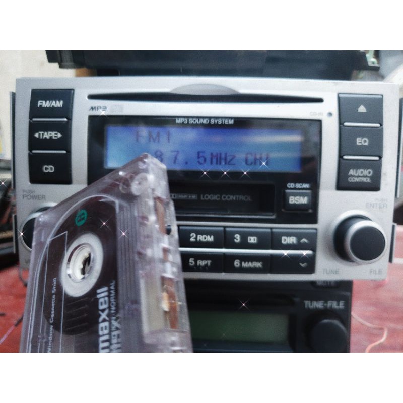 Đầu phát nhạc CD/MP3/TAPE/RADIO giành cho Santafe 2006.07.08.09.10.11.2012 có thể giành lắp chung cho tất các loại xe