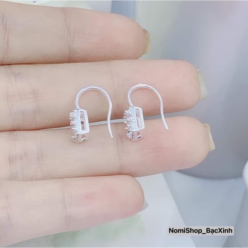 Bông tai bạc đá vuông móc câu bấm mua deal sốc để nhận miễn phí nút cao su Mainomi Shop Bạc Xinh