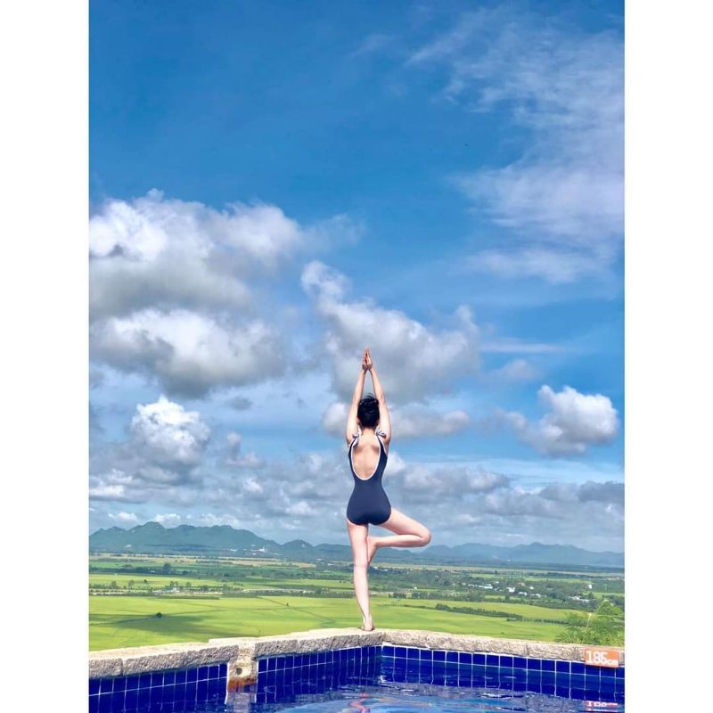 Bikini 1 mảnh viền trắng thắt nơ vai (hình thật) | BigBuy360 - bigbuy360.vn