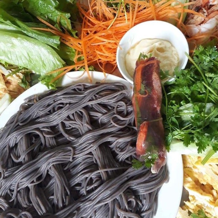 Bún gạo lứt đen hữu cơ giảm cân ăn kiêng bịch 500g by Lee's Farm | BigBuy360 - bigbuy360.vn