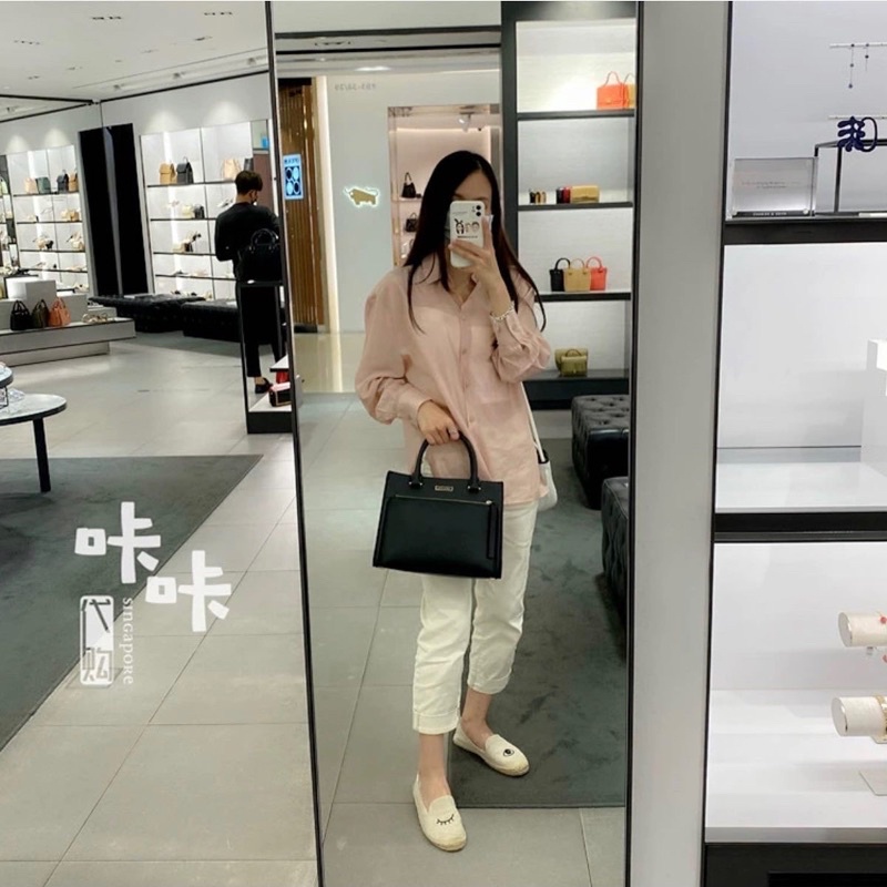 Túi cnk ngăn kéo trước có quai xách