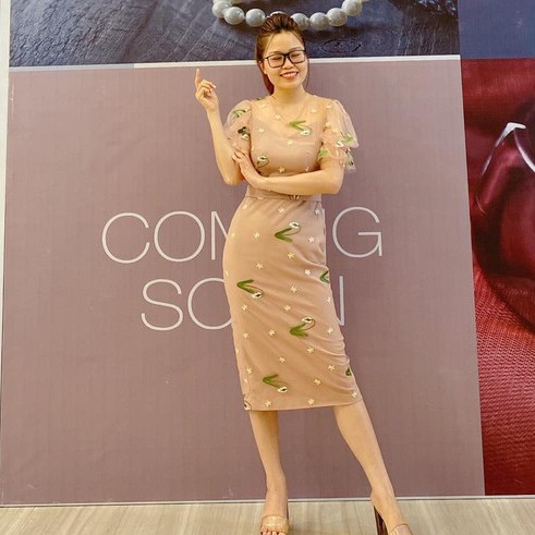 Đầm ôm cổ tim Emspo phối lưới nữ tính chun tay và đính nơ đai eo rời DM3998