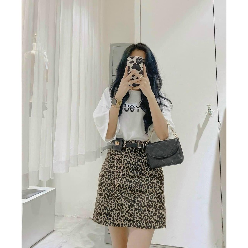 Set chân váy da beo áo phông trắng , chân váy ngắn mix áo phông form rộng mặc siêu xinh AD78 | BigBuy360 - bigbuy360.vn