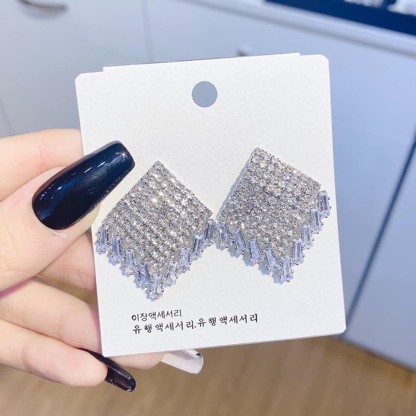 Bông Tai Nữ Cá Tính Đính Đá Cao Cấp Mang Phong Cách Hàn Quốc - MS30618