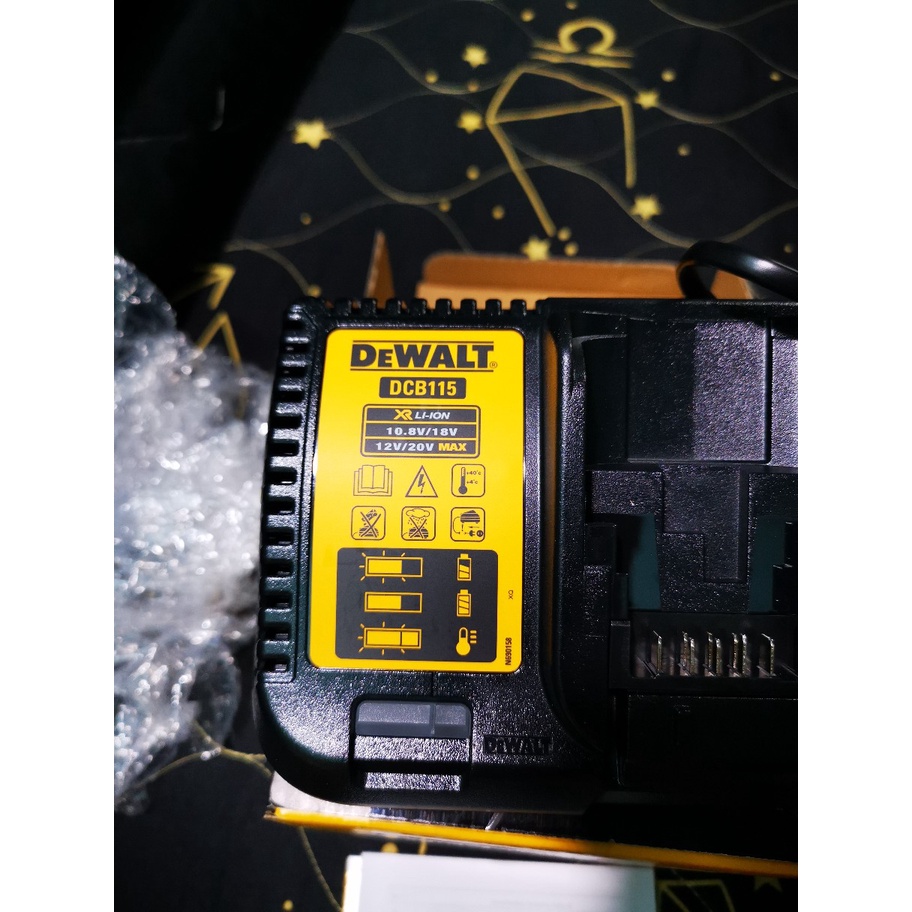 Đế sạc pin Dewalt DCB115-KR 10.8V-18V, Sạc 18V Dewalt DCB115