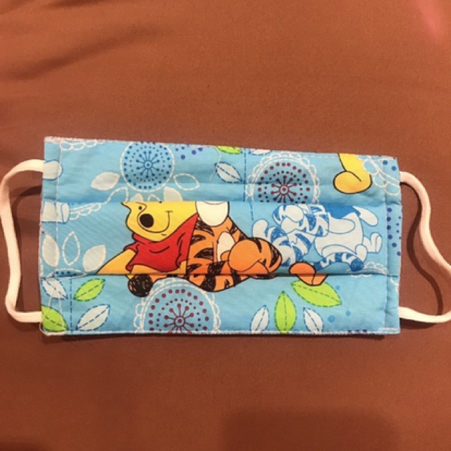 Khẩu trang vải tự may kiểu y tế gấu Pooh | BigBuy360 - bigbuy360.vn