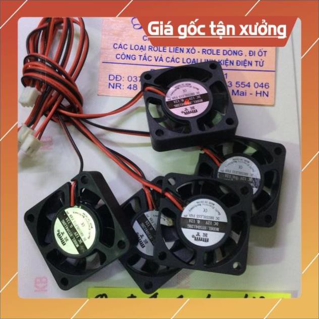 . Quạt tản nhiệt 12 v- cỡ 4 x4 x1 cm giá cho 5 chiếc ..