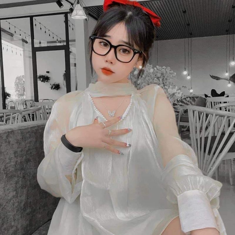 Áo sơmi kiểu nư ,cổ ngọc vải tơ voan 2 lớp bánh bèo xinh xắn