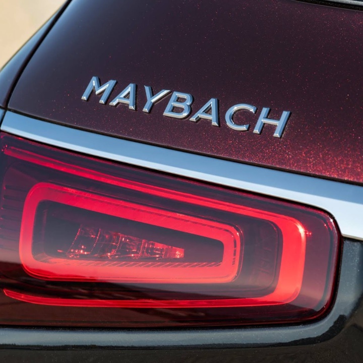 Decal tem chữ Maybach dán đuôi xe ô tô làm trang trí ô tô mã G80709