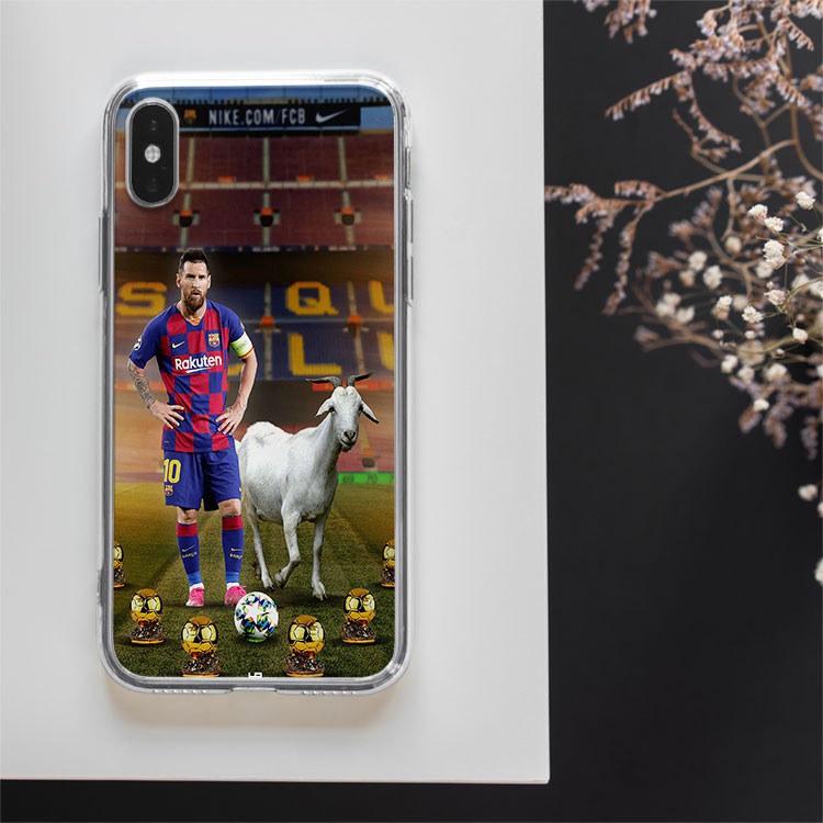 Ốp Lưng bóng đá thú vị ốp in hình Messi bóng vàng và chú dê dành cho Iphone 5 đến 12 promax FOO20210084