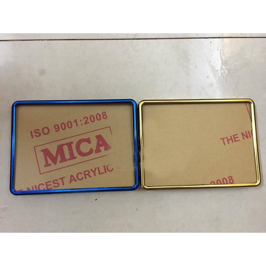 KHUNG BIỂN SỐ LUÔN MICA VÀNG/TITAN