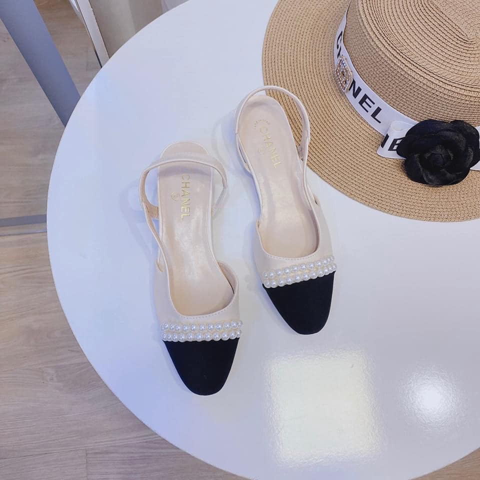 Sandal nữ quai thun sau 2 phân mũi vải gân vá màu phối chuỗi hạt nổi bật