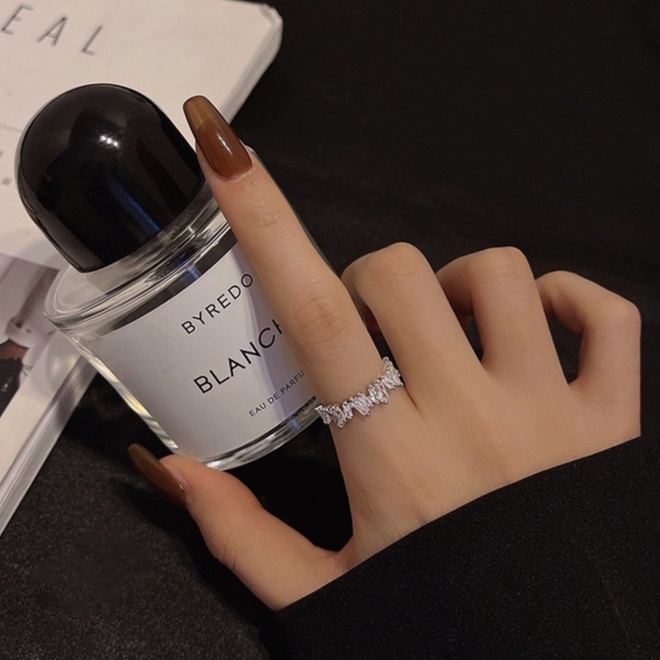 Nhẫn Đính Đá Zircon Lấp Lánh Thiết Kế Đơn Giản Sang Trọng Thời Trang