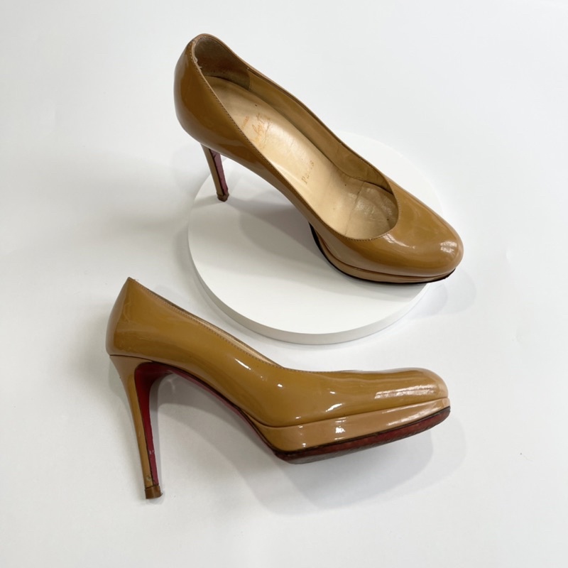 Guốc Louboutin màu nu size 35