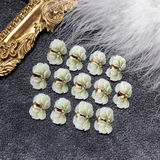 cúc ôm đá. hoa bột nails.phụ kiện nails