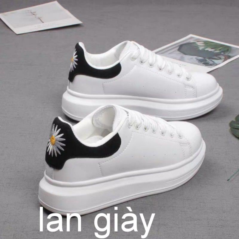 Giày MCQ trắng gót nhung hàng cao cấp đủ size nam nữ đủ size36/43.full bok bill