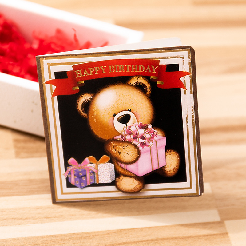 Thiệp chúc mừng sinh nhật phong cách độc đáo lạ mắt