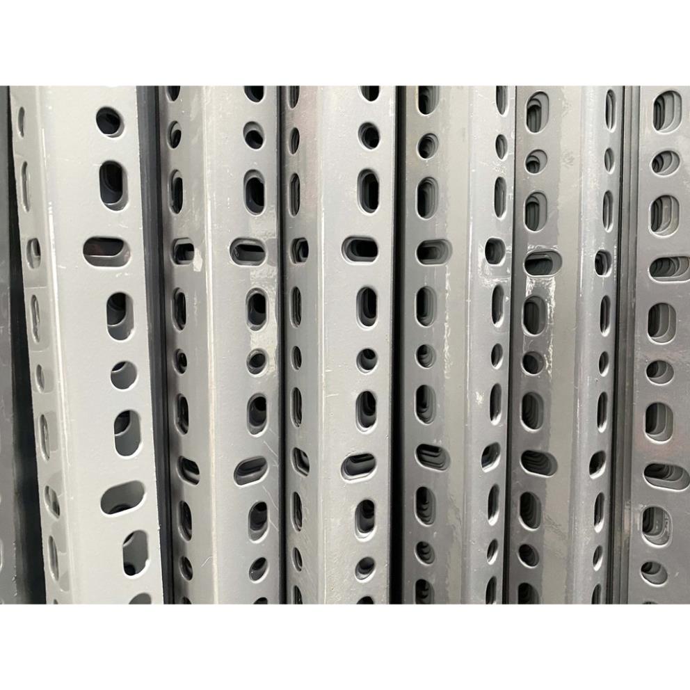 Thanh sắt V Lỗ 4x4cm dày 1,6 ly - dài 60cm