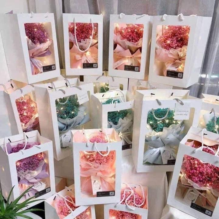 Bó hoa baby khô có túi xách kèm theo xinh xăn làm quà tặng shop tặng kèm 1 thiệp/shop Gà Handmade