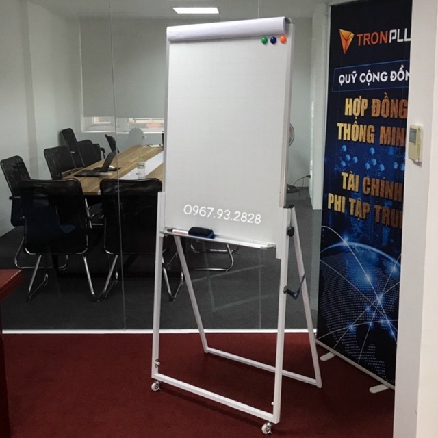 Bảng flipchart chân gấp - Bảng hội thảo kẹp giấy , KT : 60x1m ,tặng bút dạ,bông lau từ,nam châm ,giấy