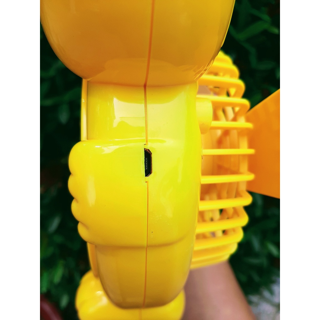 Quạt Mini Cầm Tay Tích Điện PIKACHU Cổng Sạc USB Siêu Mát.