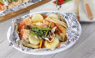 Giấy bạc bọc thức ăn
