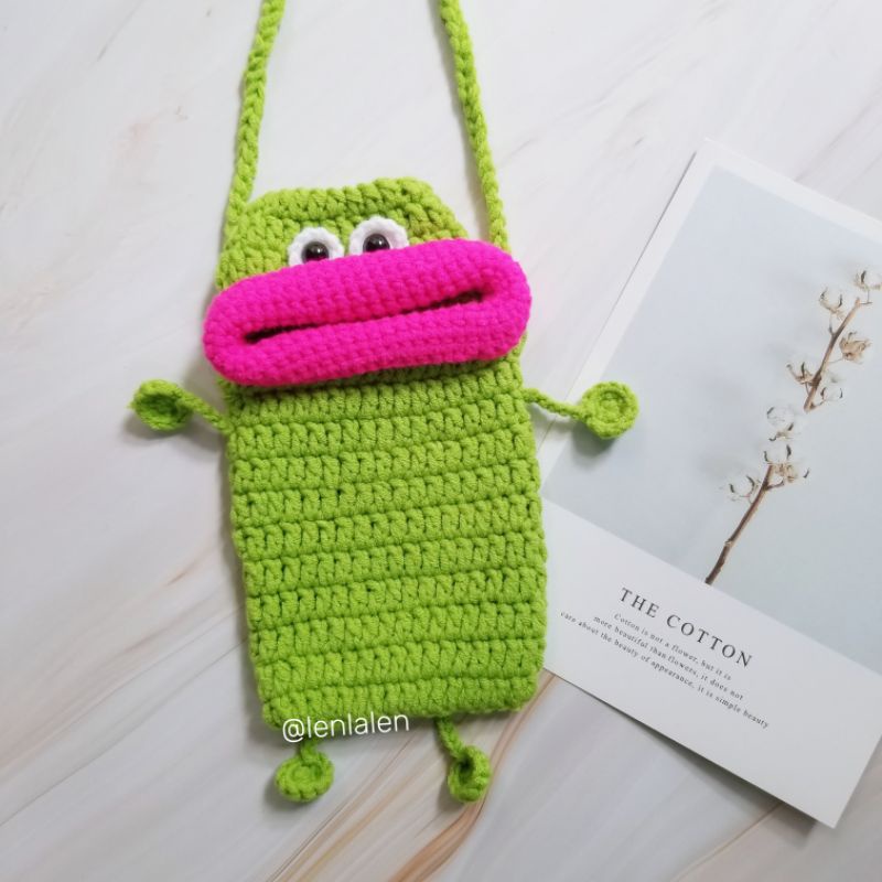 Túi đeo chéo hình thú môi mọng đựng điện thoại móc bằng len handmade