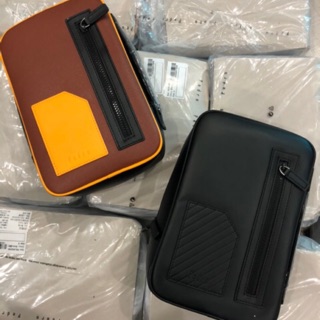 Túi bao tử Pedro: Colorblock Sling Pouch