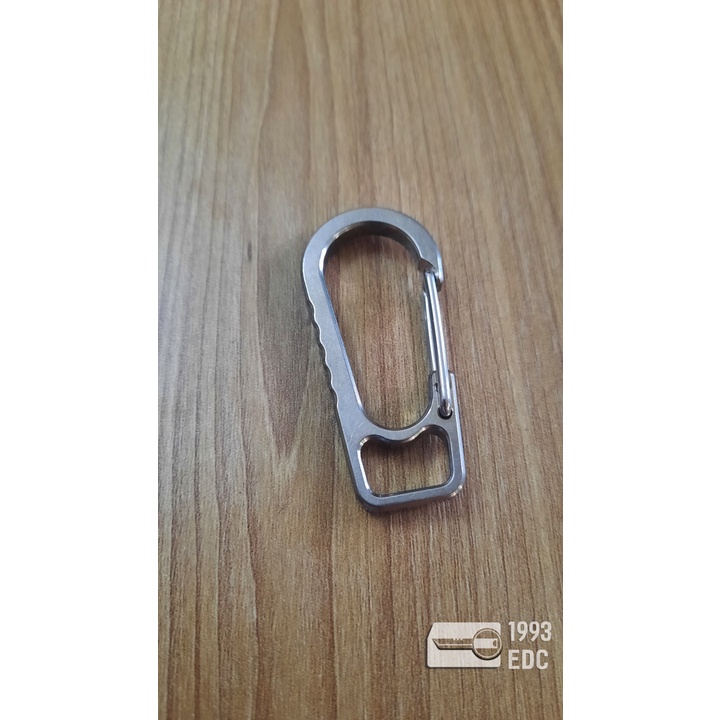 Móc khóa Carabiner titan