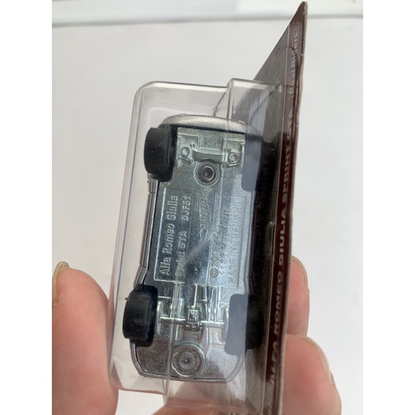 Xe Hot Wheels Premium Alfa Romeo Giulia Sprint GTA