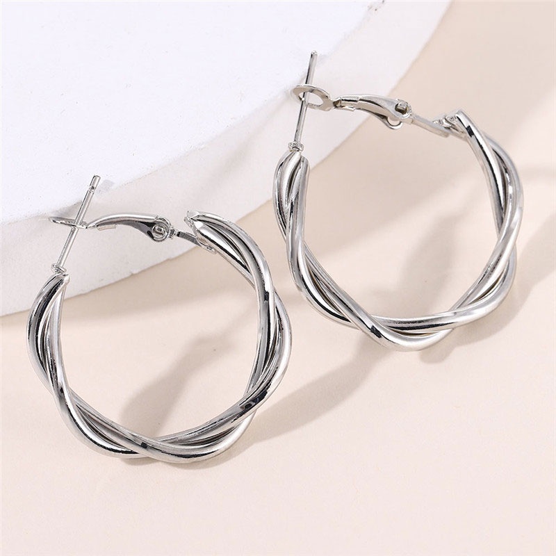 Khuyên tai kim loại mặt tròn thiết kế hợp thời trang