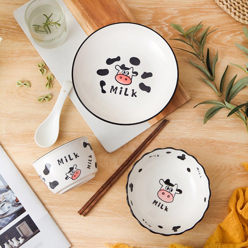 Chén đĩa, bát ăn bằng gốm sứ họa tiết bò mũi hồng dễ thương ngộ nghĩnh.