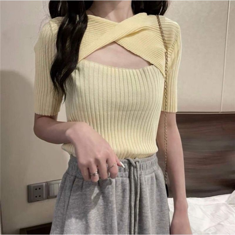 Áo len khoét ngực hàng QC