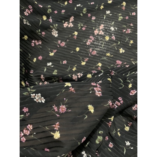 Vải voan tằm hoa