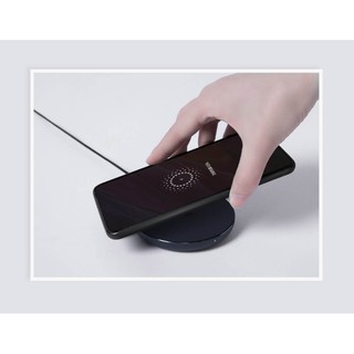 Đế sạc nhanh không dây chuẩn Qi