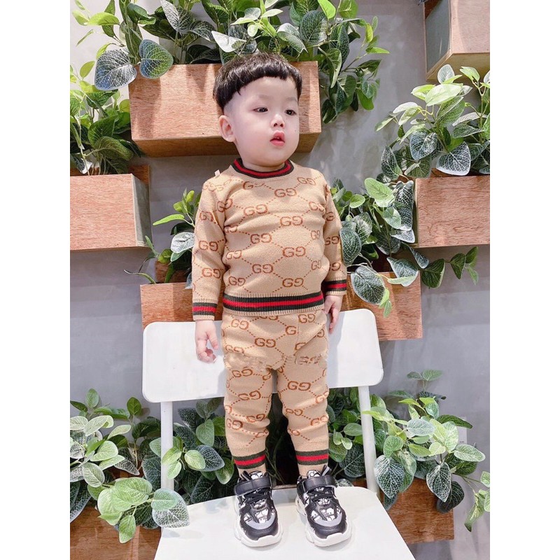 SÉT LEN HOẠ TIẾT CHỮ CHO BÉ